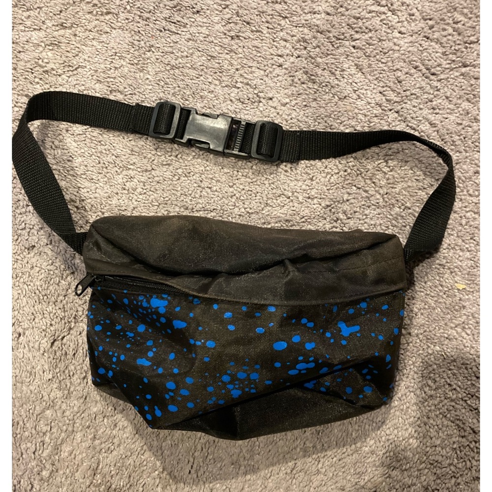 Cute fanny pack-black with blue splotches